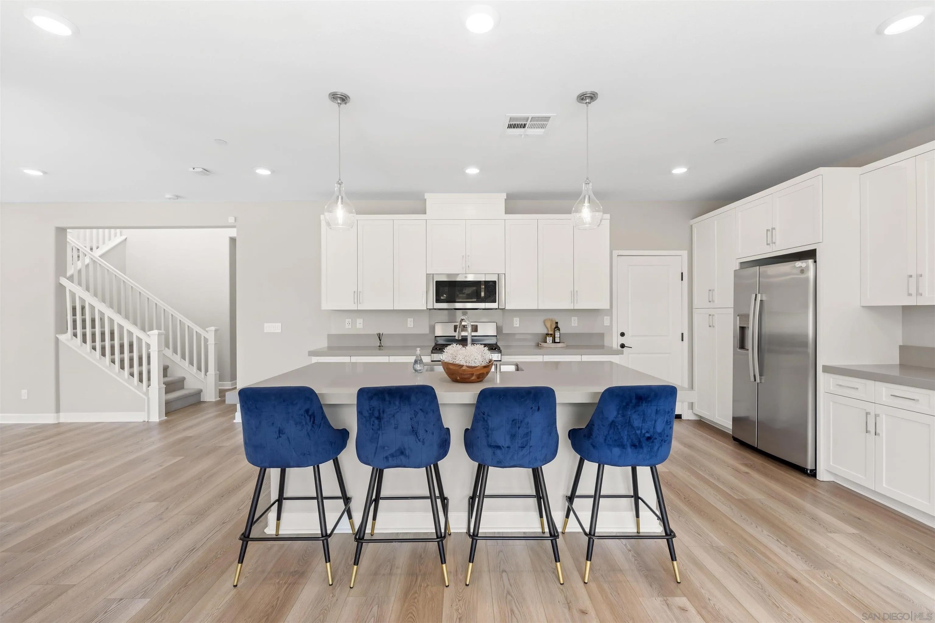 Welcome to this like new four bedroom, three bathroom home in the desi – image 11