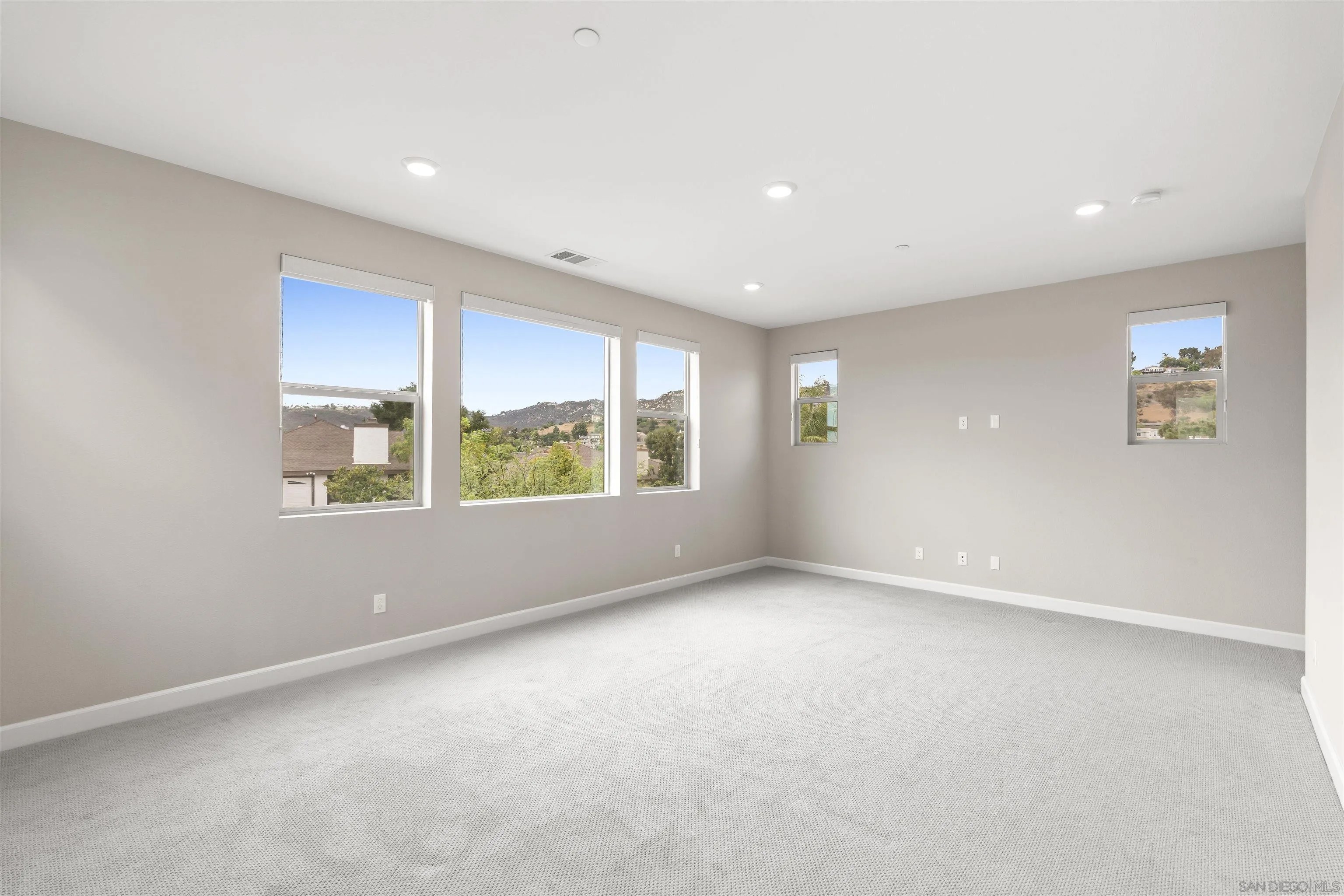 Welcome to this like new four bedroom, three bathroom home in the desi – image 21