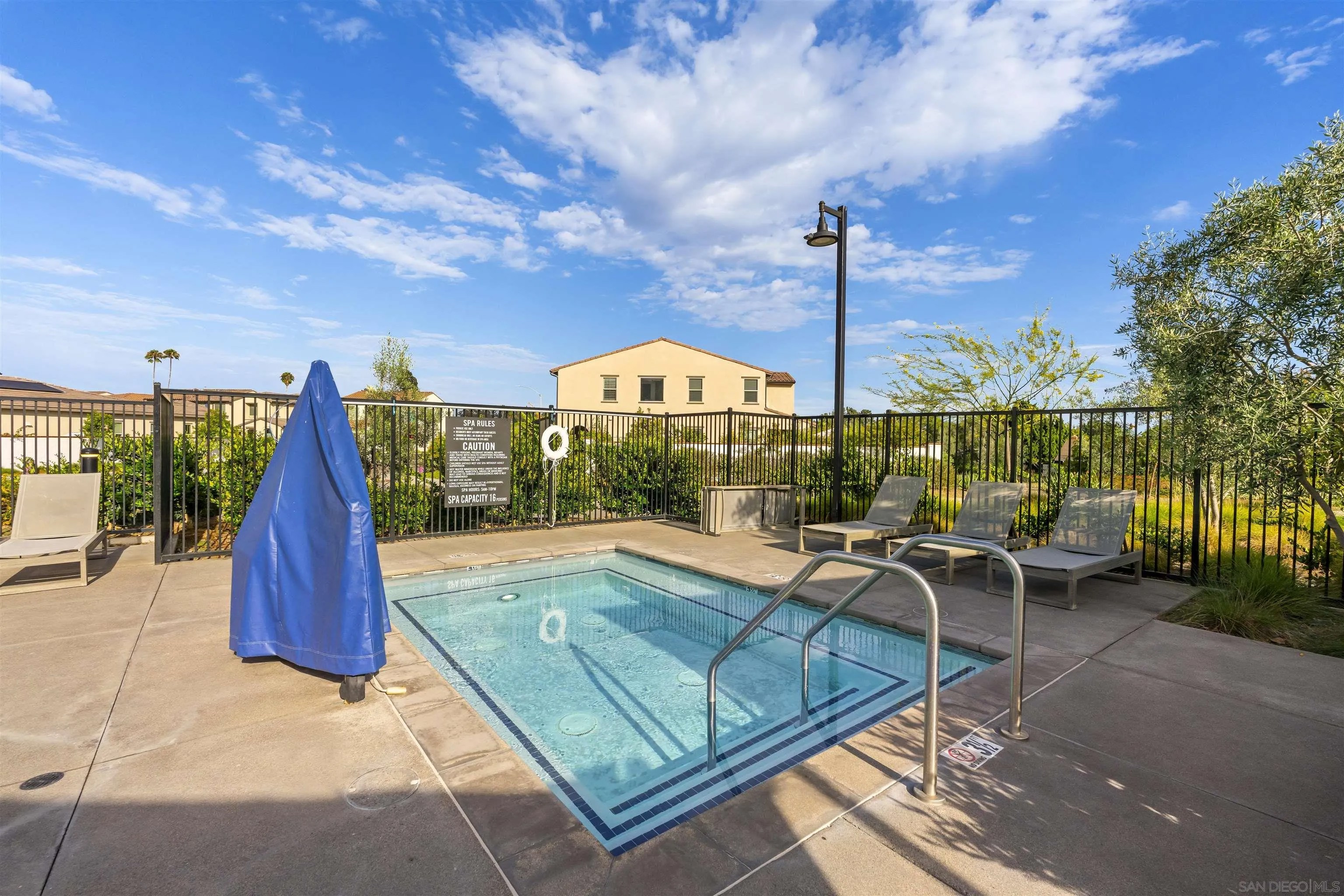 Welcome to this like new four bedroom, three bathroom home in the desi – image 52