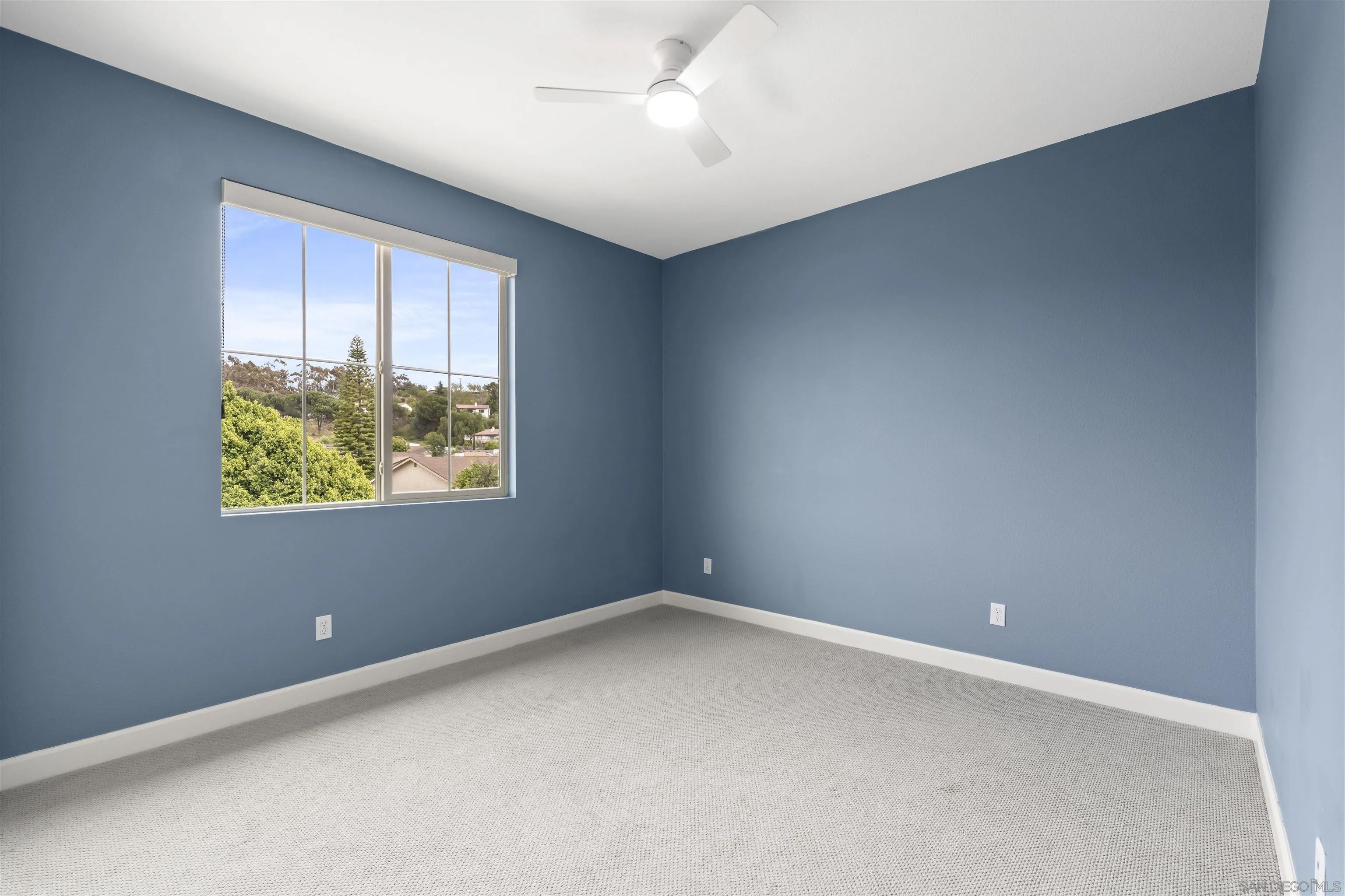 Welcome to this like new four bedroom, three bathroom home in the desi – image 28