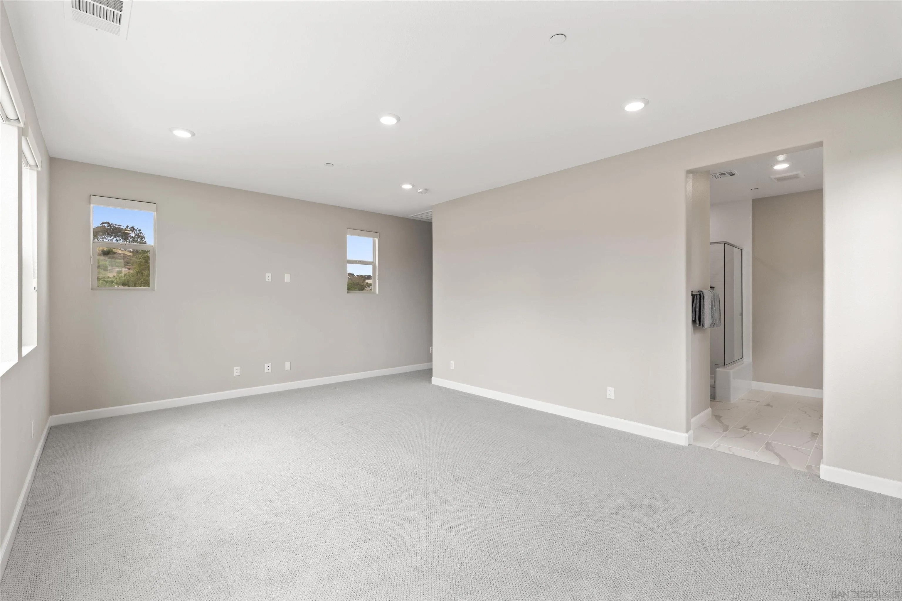 Welcome to this like new four bedroom, three bathroom home in the desi – image 23