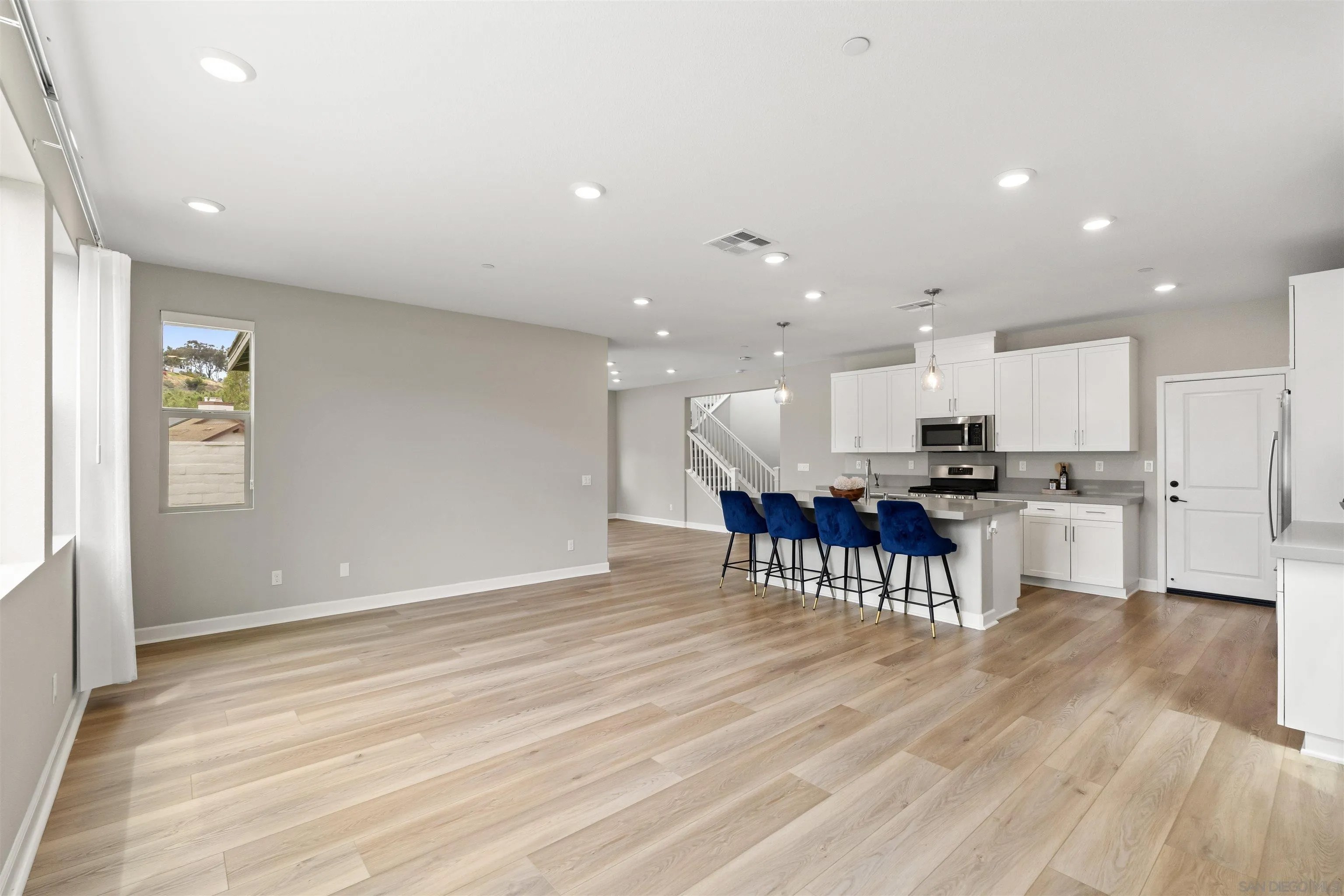 Welcome to this like new four bedroom, three bathroom home in the desi – image 14