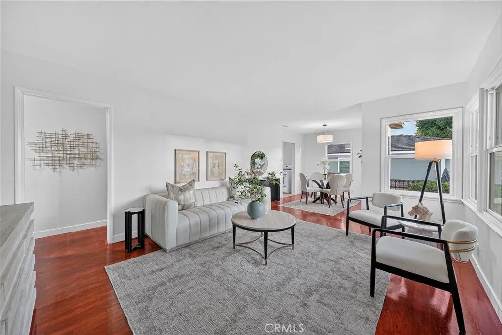2404 Stranahan