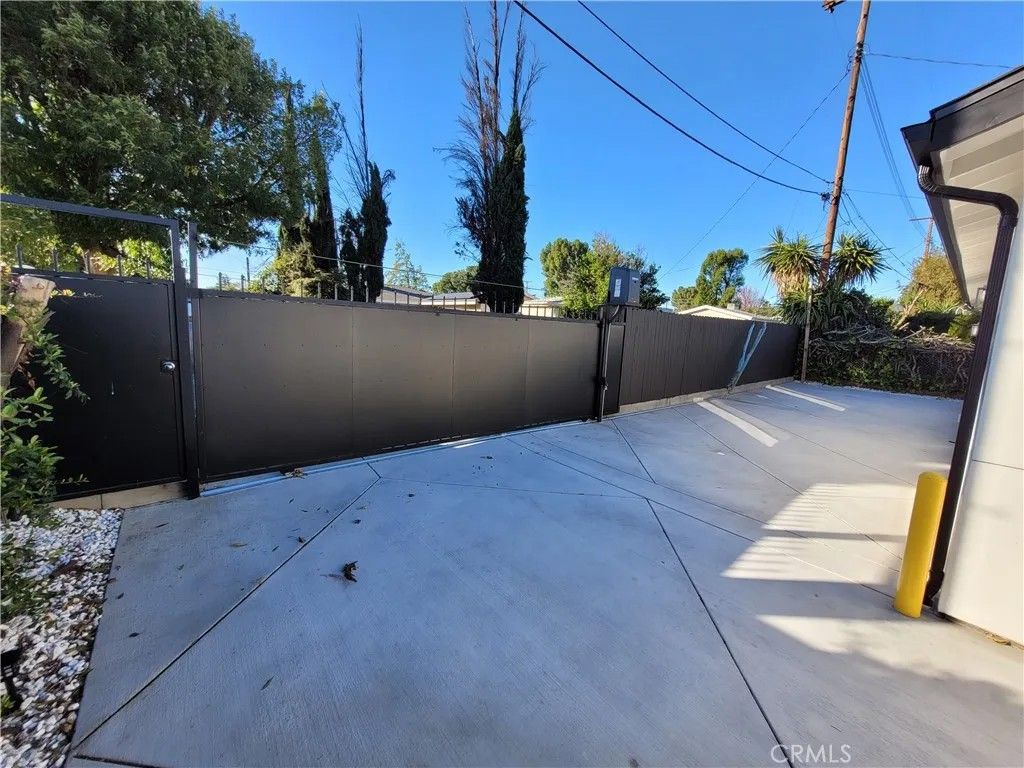 Photo of 8605 Delco Avenue, Winnetka, CA 91306 (MLS # SR26009591)