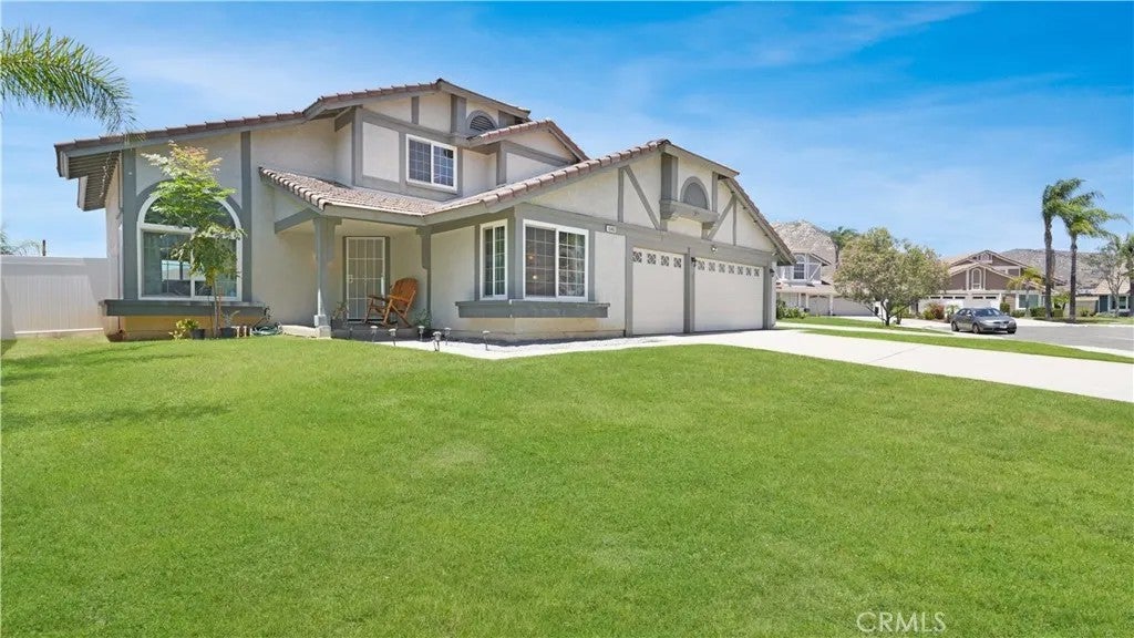 Photo of 10462 Sagecrest DR, Moreno Valley, CA 92557 (MLS # CV26116570)