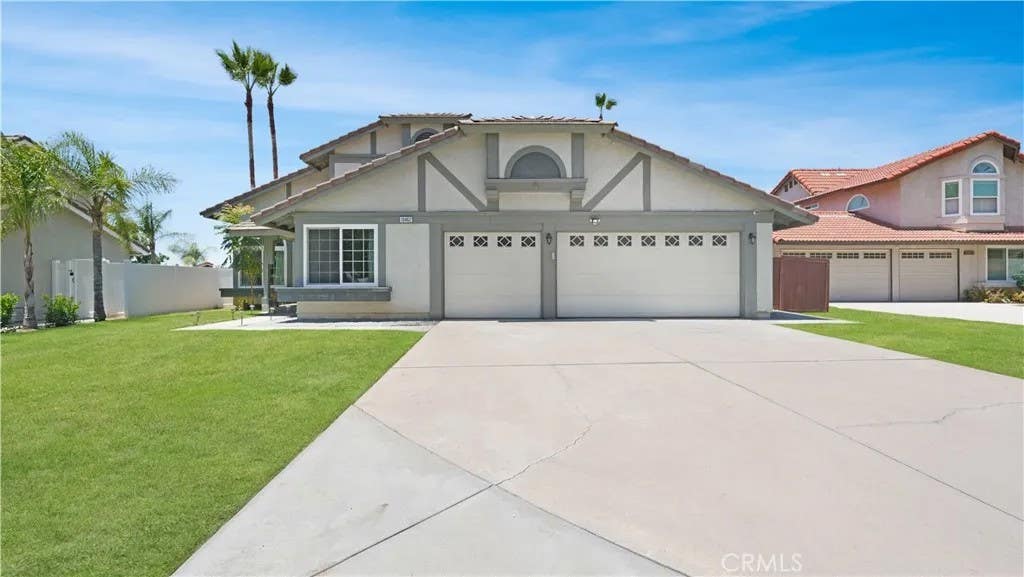 Photo of 10462 Sagecrest DR, Moreno Valley, CA 92557 (MLS # CV26116570)