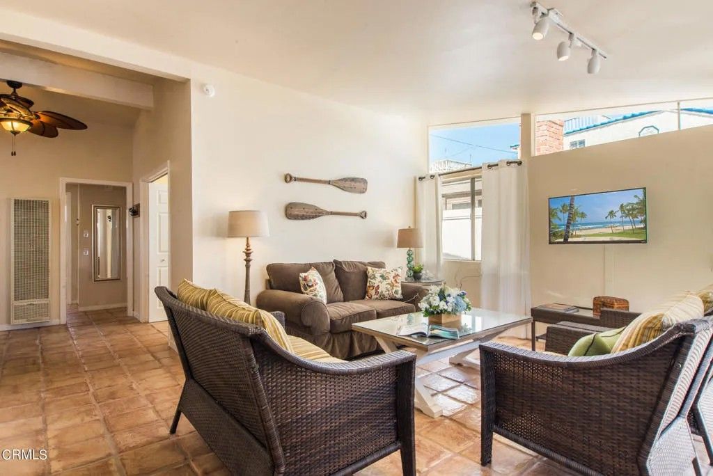 Photo of 207 Rossmore Drive, Oxnard, CA 93035 (MLS # V1-28437)