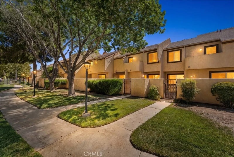 1830 E Avenue J2 3