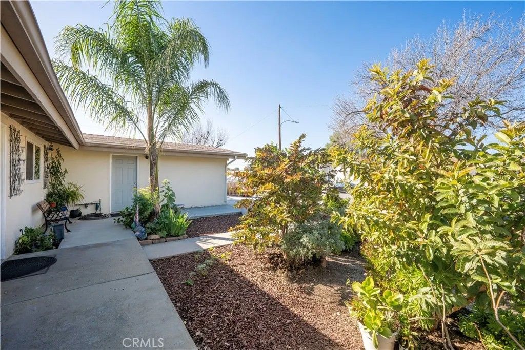 Photo of 19026 Stillmore St, Canyon Country, CA 91351 (MLS # SR26036595)