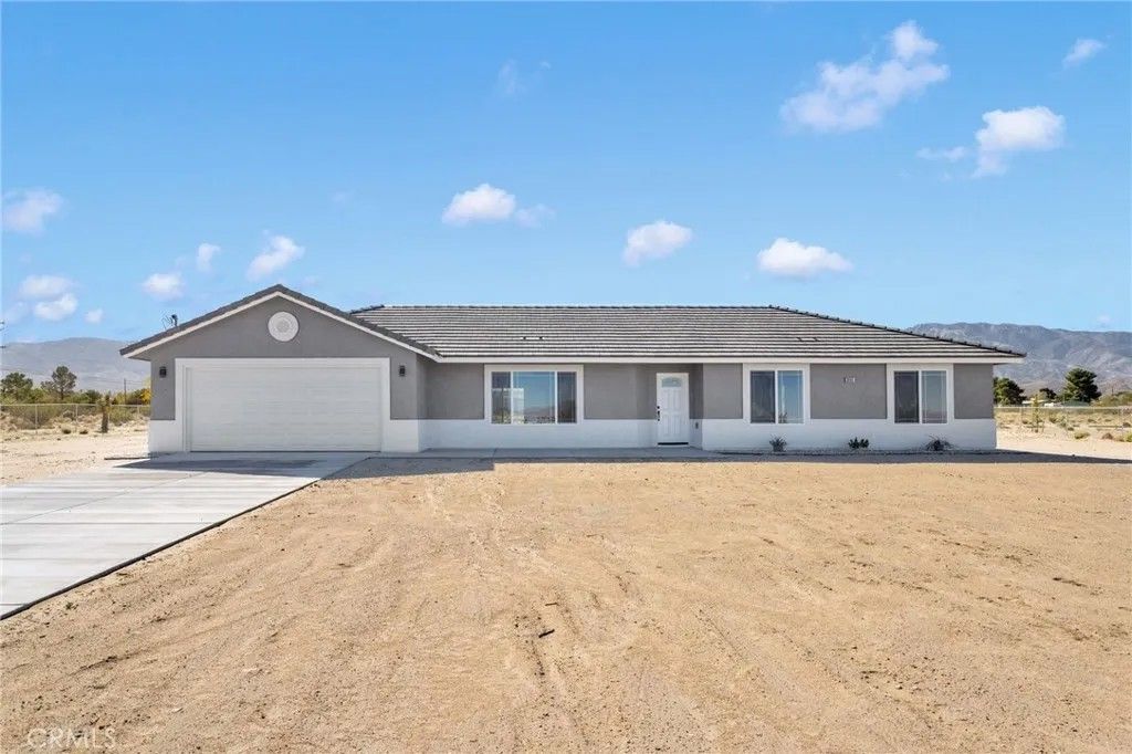 Photo of 36165 Sutter St, Lucerne Valley, CA 92356 (MLS # HD25243815)