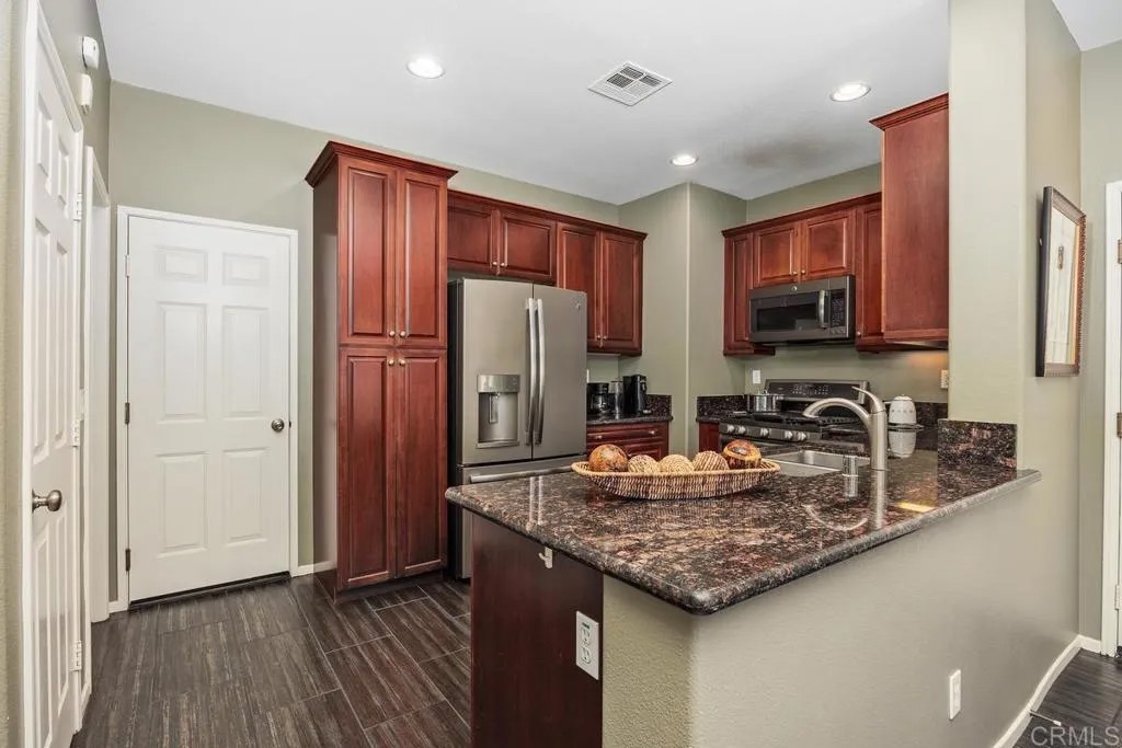 4014 BACKSHORE Court