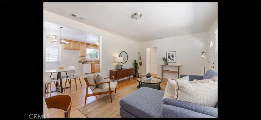 1498 E Topeka