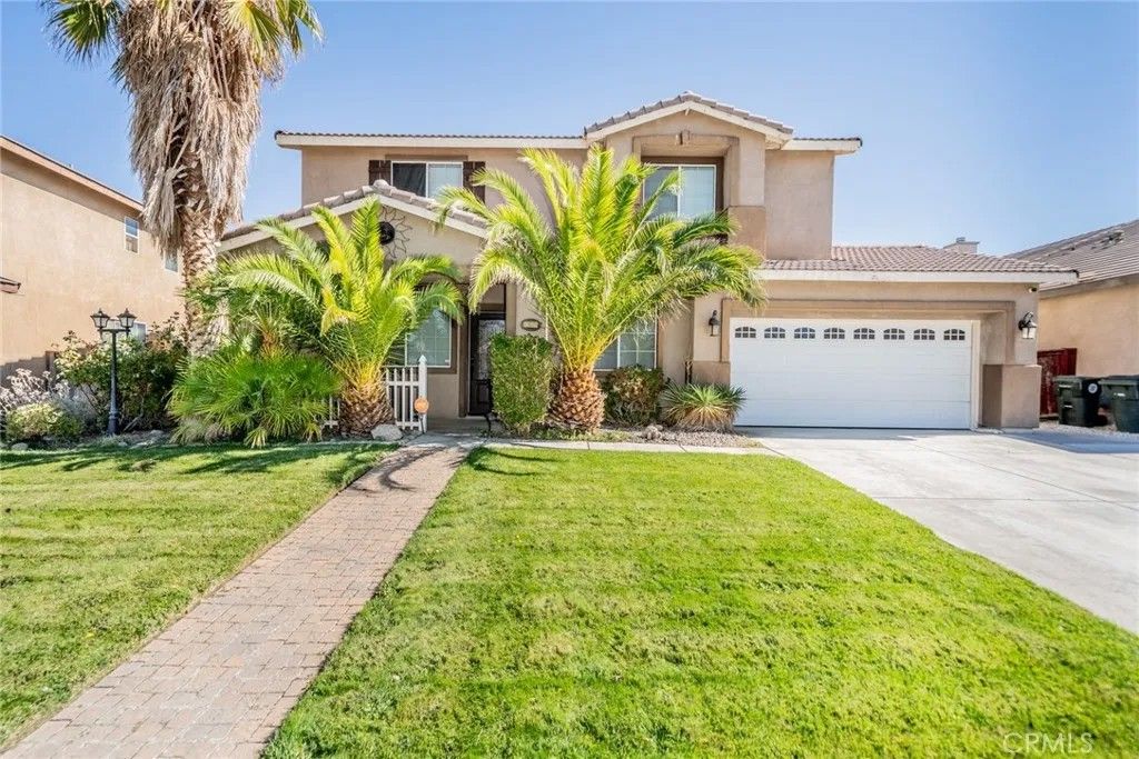 Photo of 13621 Dellwood Avenue, Victorville, CA 92392 (MLS # DW25245515)