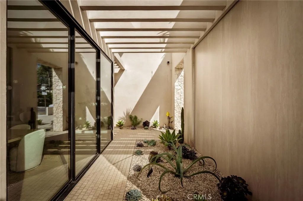 15447 Huston