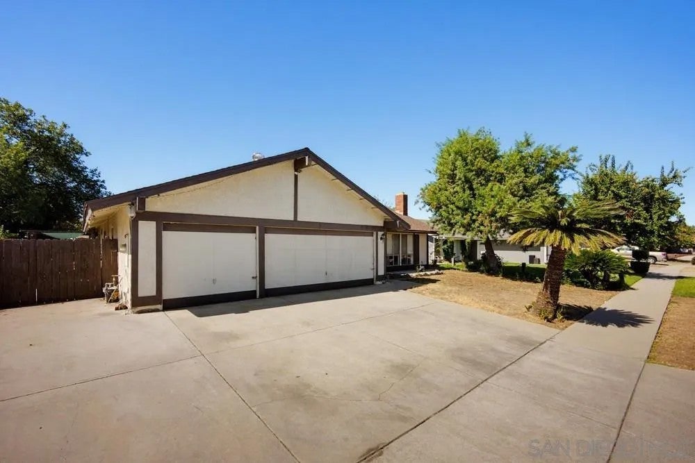 24275 Tierra De Oro Street
