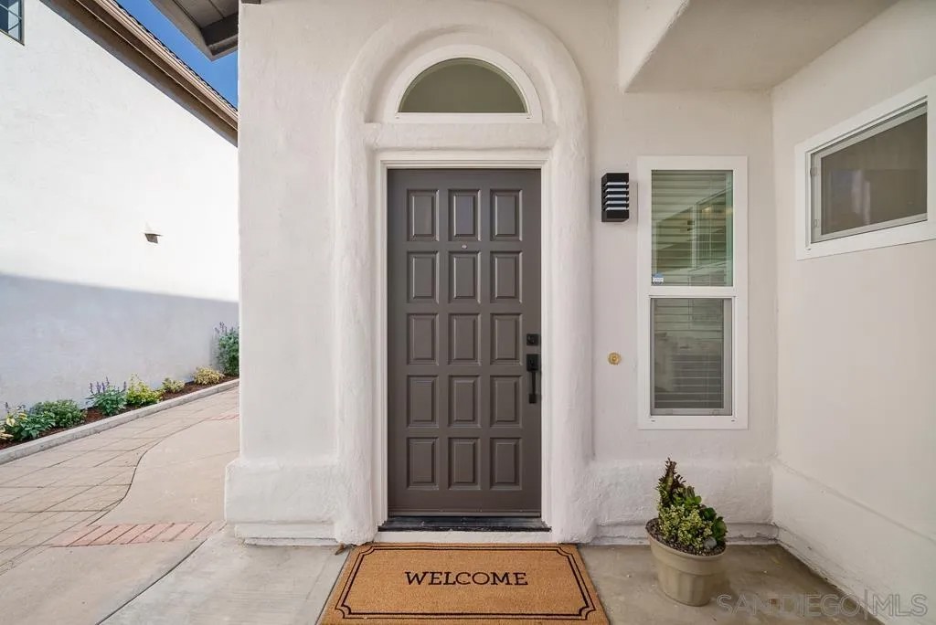 11289 Silver Buckle Way