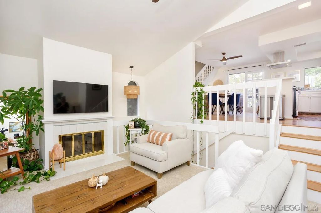 Photo of 2364 Altisma Way #A, Carlsbad, CA 92009 (MLS # 250042446)