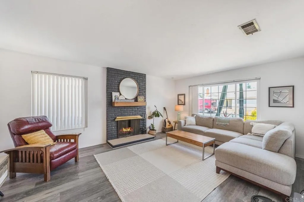 2219 Montemar
