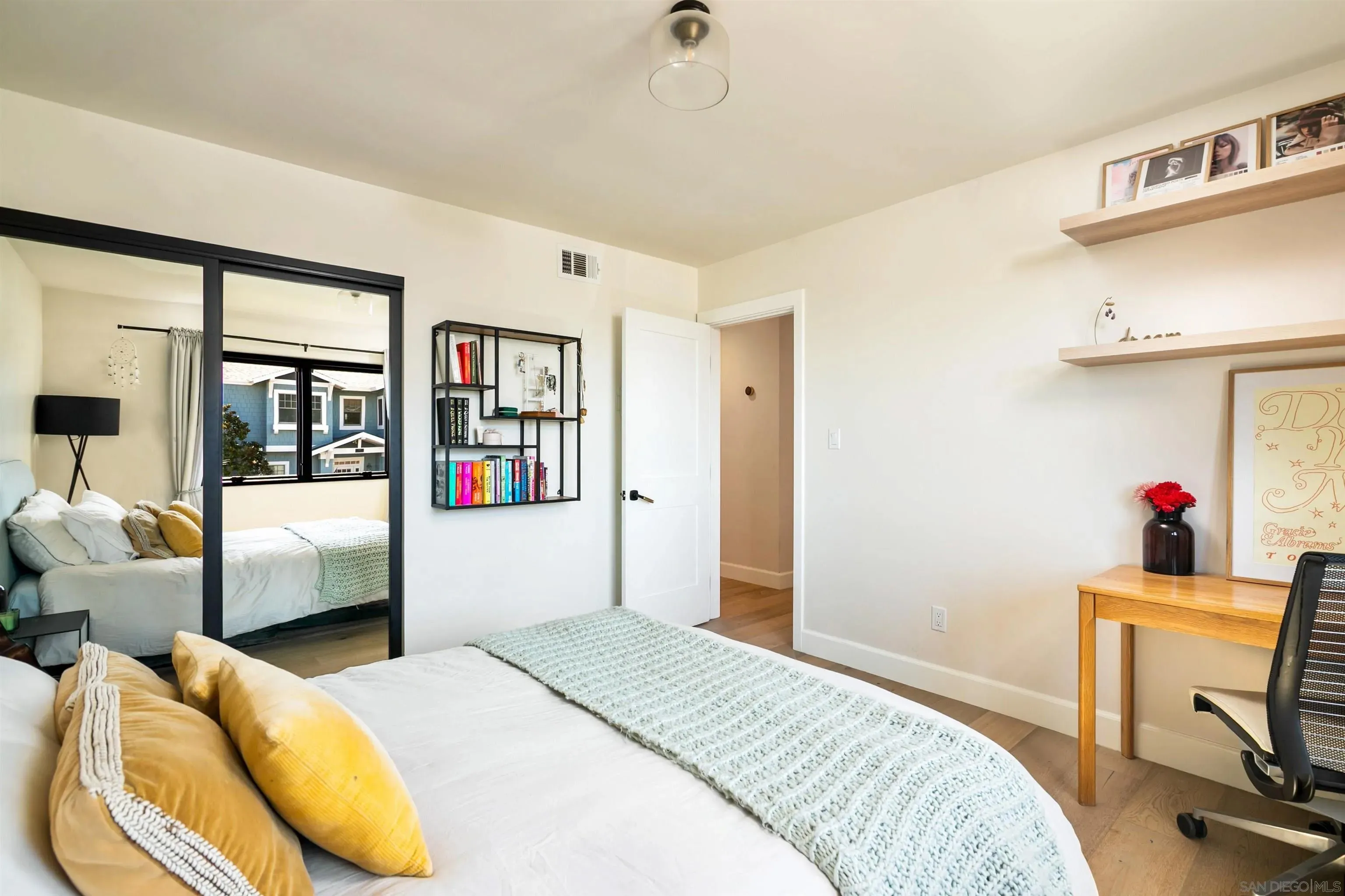 La Jolla, California 92037, United States, 3 Bedrooms Bedrooms, ,2 BathroomsBathrooms,Residential,Active,225446