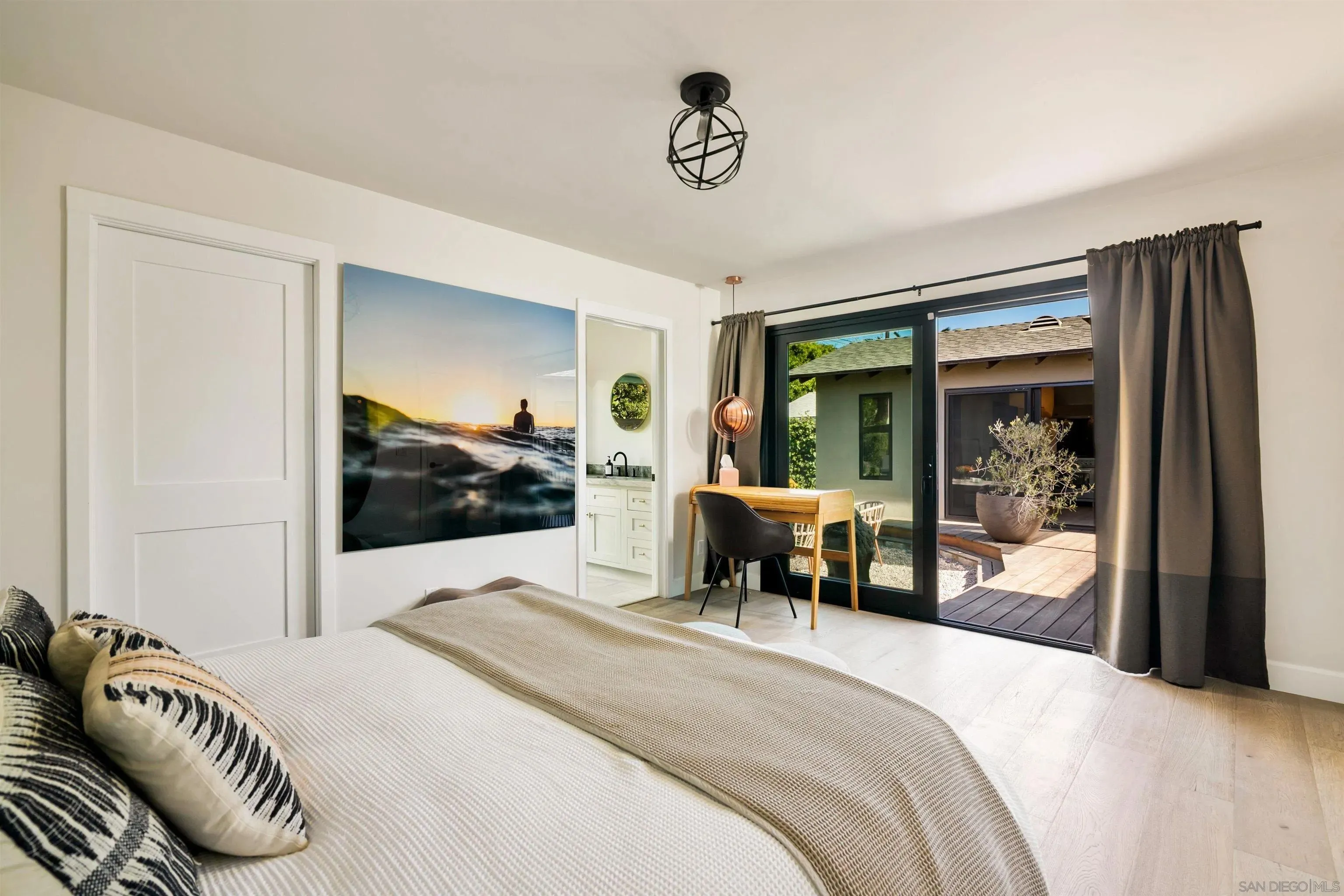 La Jolla, California 92037, United States, 3 Bedrooms Bedrooms, ,2 BathroomsBathrooms,Residential,Active,225446