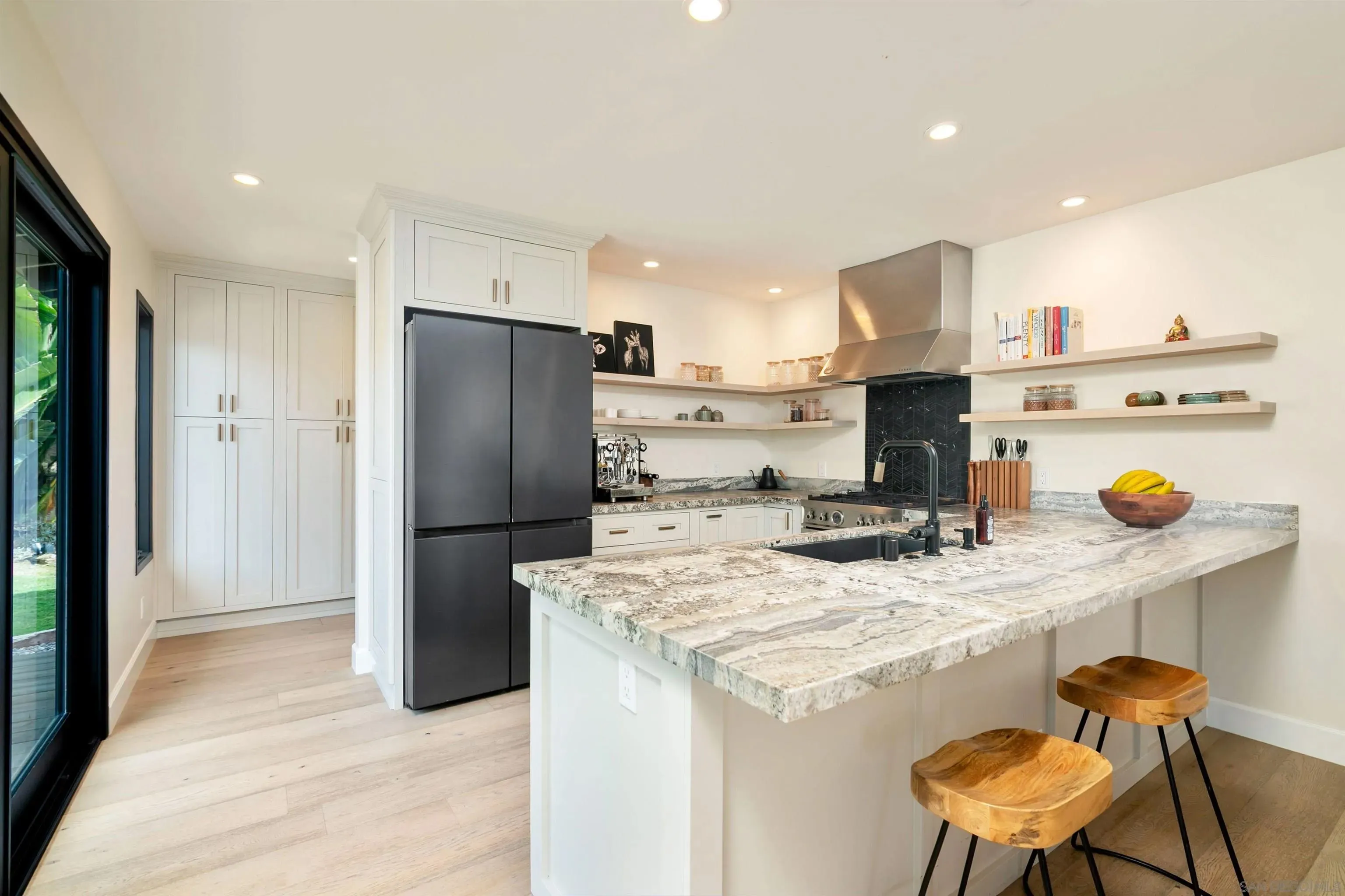 La Jolla, California 92037, United States, 3 Bedrooms Bedrooms, ,2 BathroomsBathrooms,Residential,Active,225446