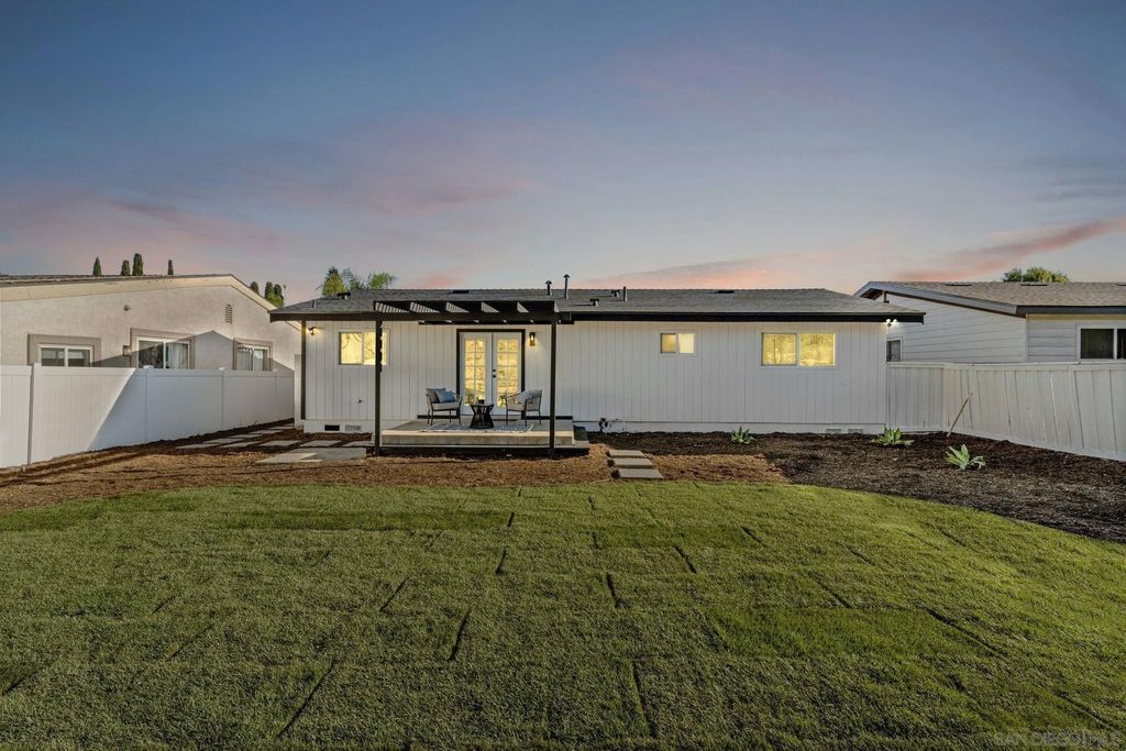 Photo of 13442 Mountainside Dr, Poway, CA 92064 (MLS # 260003505)