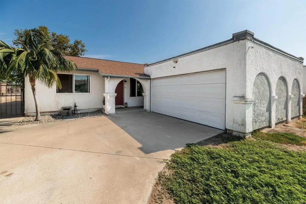 Photo of 106 Lancer Ave, Oceanside, CA 92058 (MLS # NDP2607645)