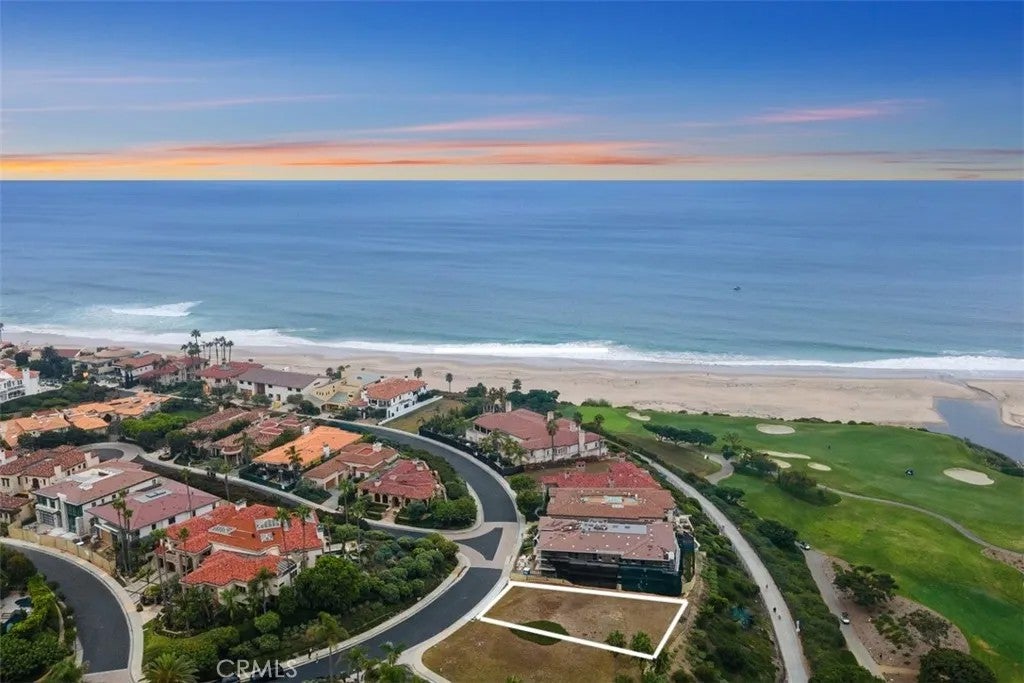 Photo of 14 Ritz Cove, Dana Point, CA 92629 (MLS # OC26173745)