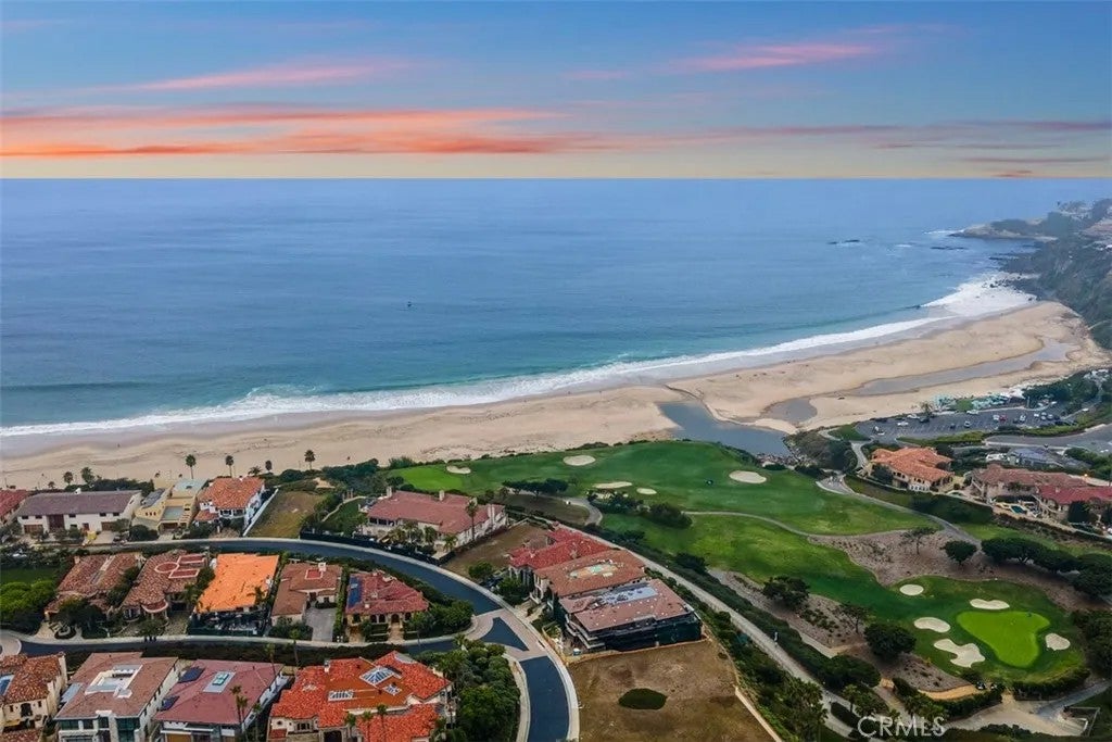 Photo of 14 Ritz Cove, Dana Point, CA 92629 (MLS # OC26173745)