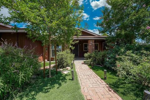 Photo of 1914 Raymond Avenue, Ramona, CA 92065 (MLS # PTP2504789) Photo of 1914 Raymond Avenue, Ramona, CA 92065 (MLS # PTP2504789)