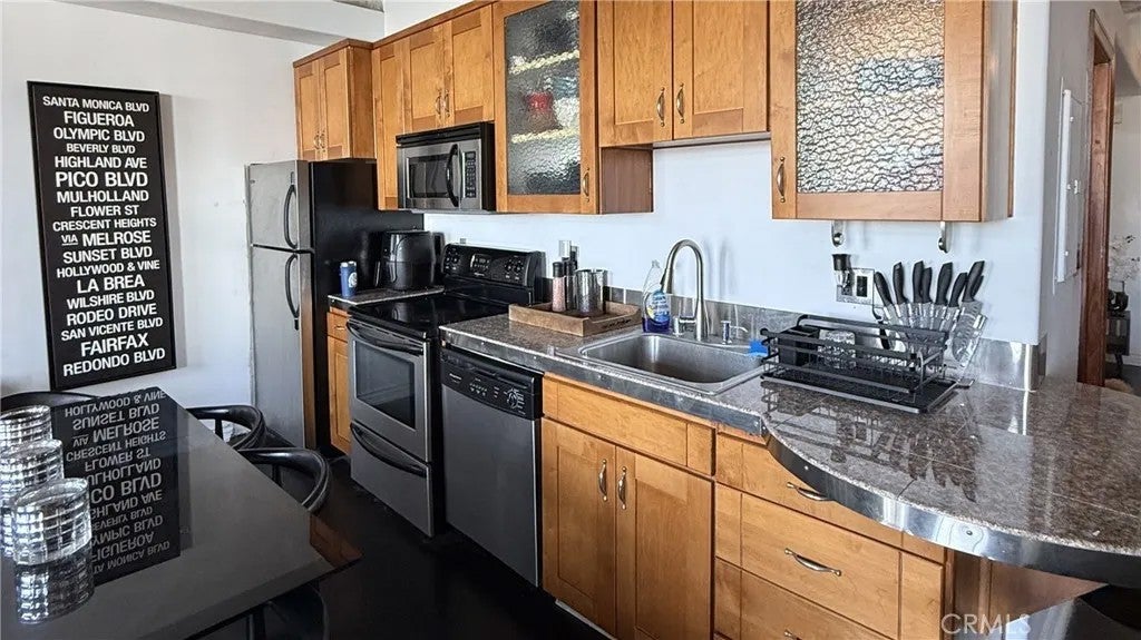 312 W 5th 1022