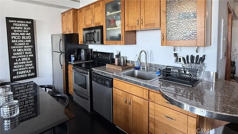 312 W 5th 1022