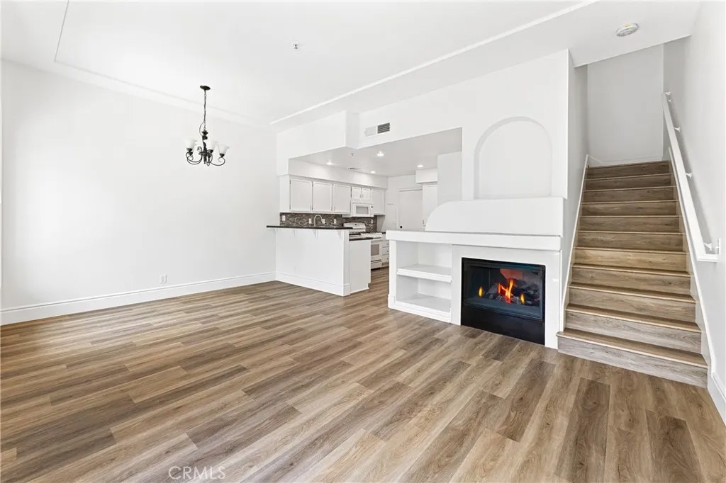 70 Breakers Lane