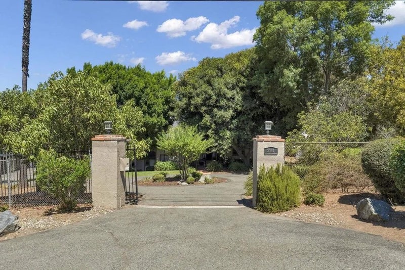 2730 Mountain View Drive
