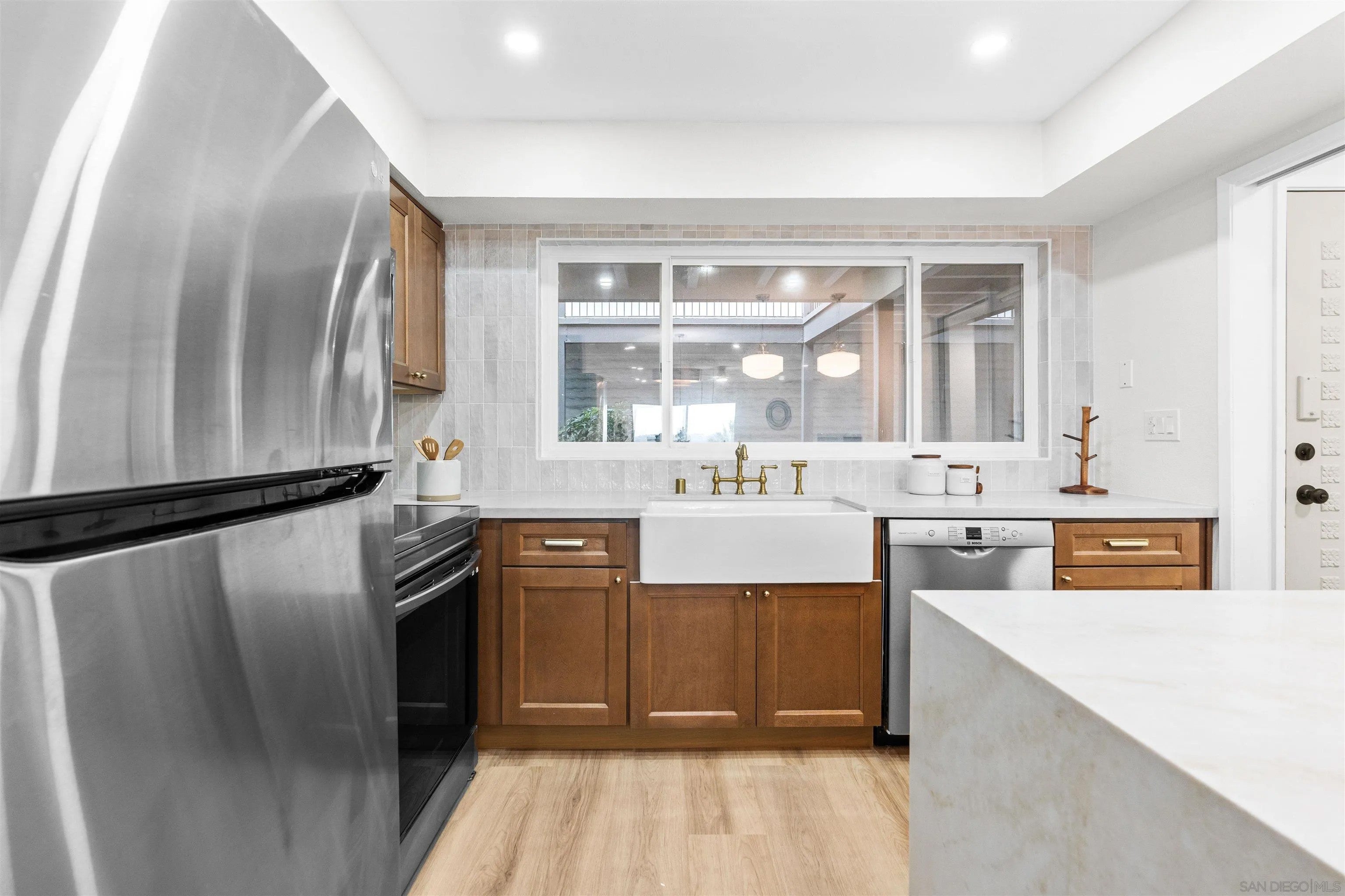 3606 Vista Rey 8