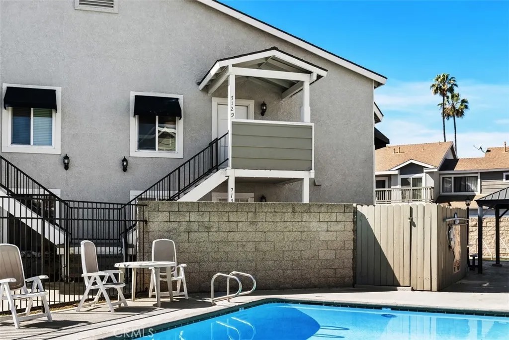 7129 Cerritos Avenue 7