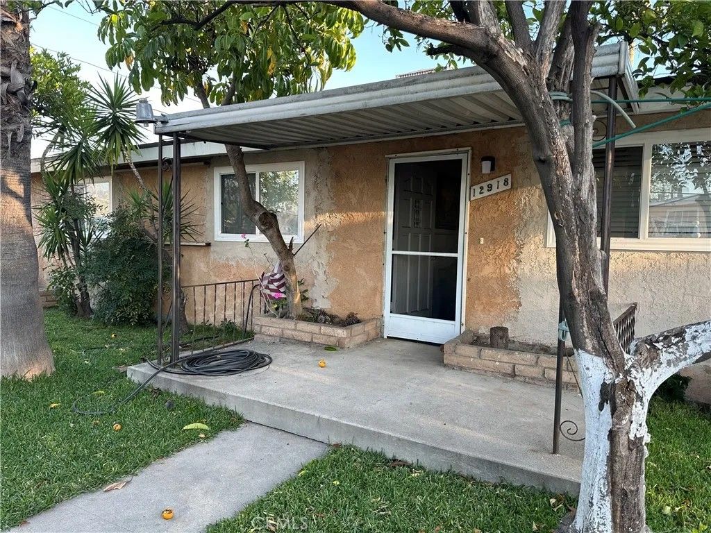 Photo of 12918 Pinney, Pacoima, CA 91331 (MLS # SR25265572)