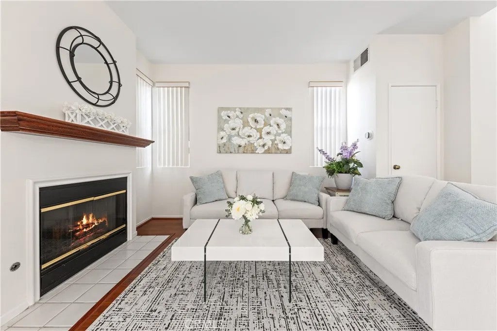 1232 Mission Pl
