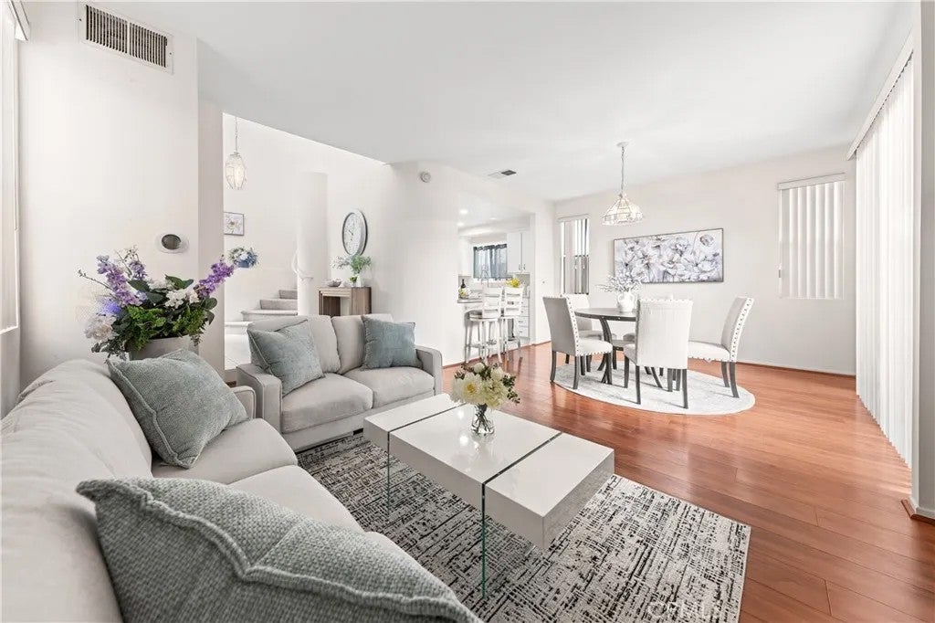 1232 Mission Pl