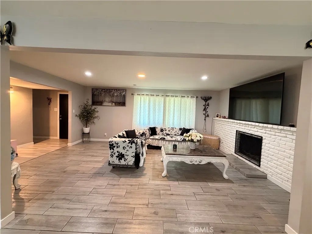 3205 Durrwood