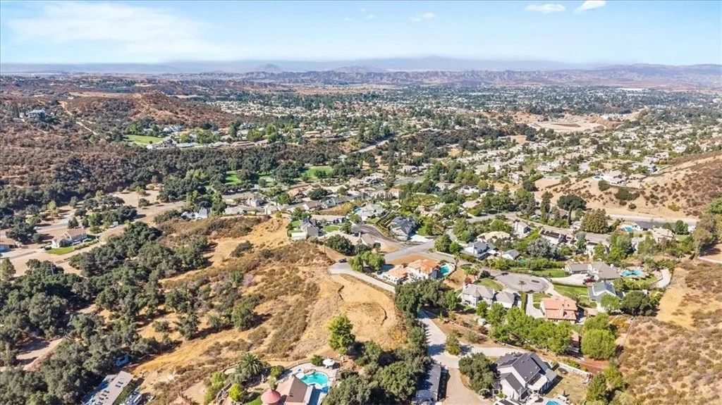 Photo of 36698 Parkview Ter, Yucaipa, CA 92399 (MLS # CV26077159)