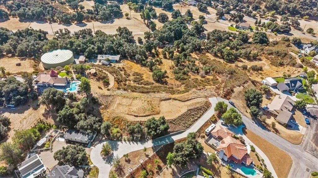 Photo of 36698 Parkview Ter, Yucaipa, CA 92399 (MLS # CV26077159)