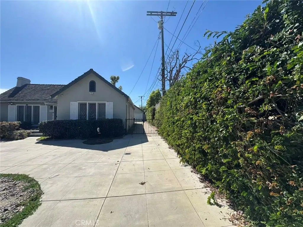 Photo of 1965 S El Molino, San Marino, CA 91108 (MLS # WS26080653)