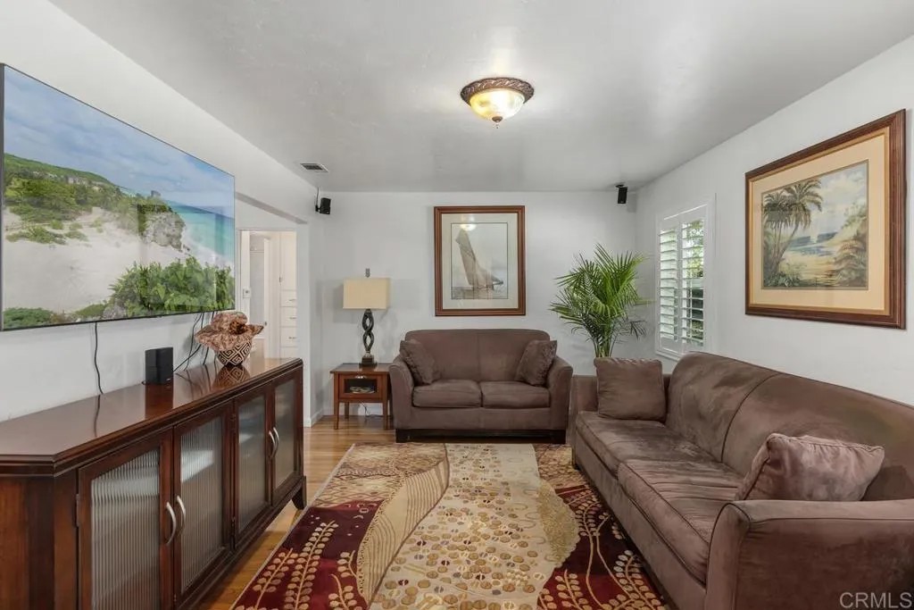 3173 Vista Ave