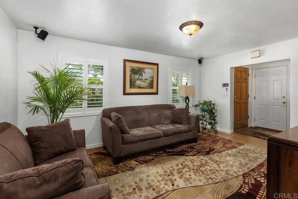 3173 Vista Ave