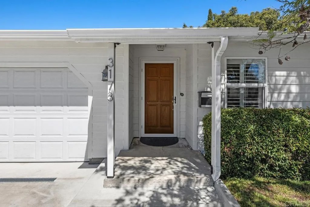 3173 Vista Ave