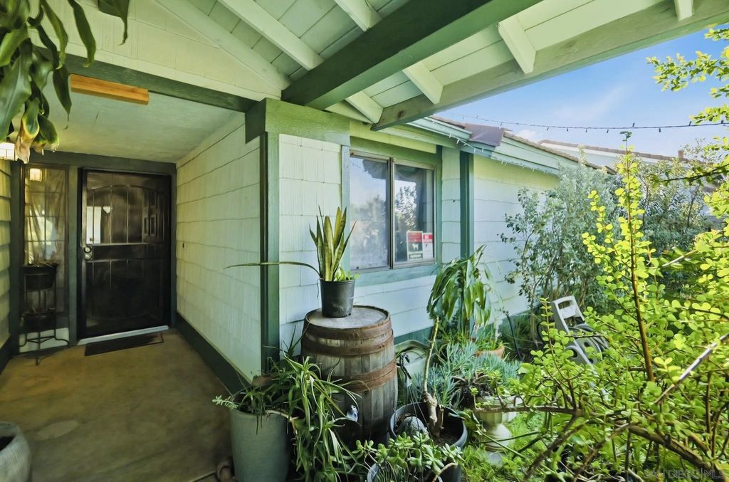 Photo of 41614 Zinfandel Ave, Temecula, CA 92591 (MLS # 260002635)