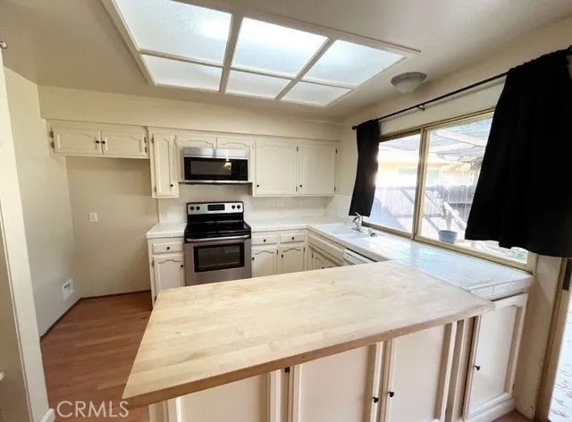 3056 Bedford