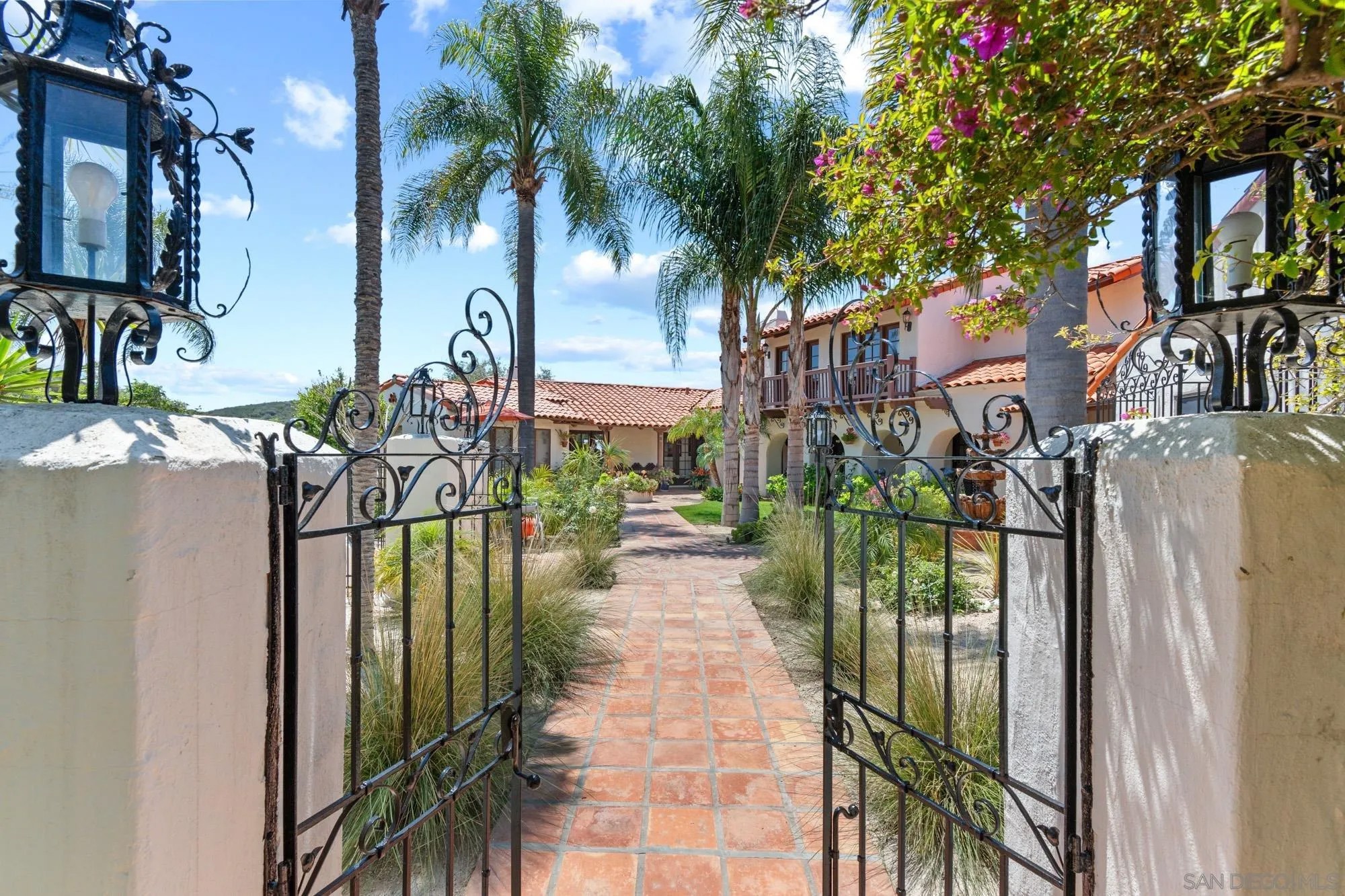 Poway, California, 92064, United States, 5 Bedrooms Bedrooms, ,4 BathroomsBathrooms,Residential,Active,2035583