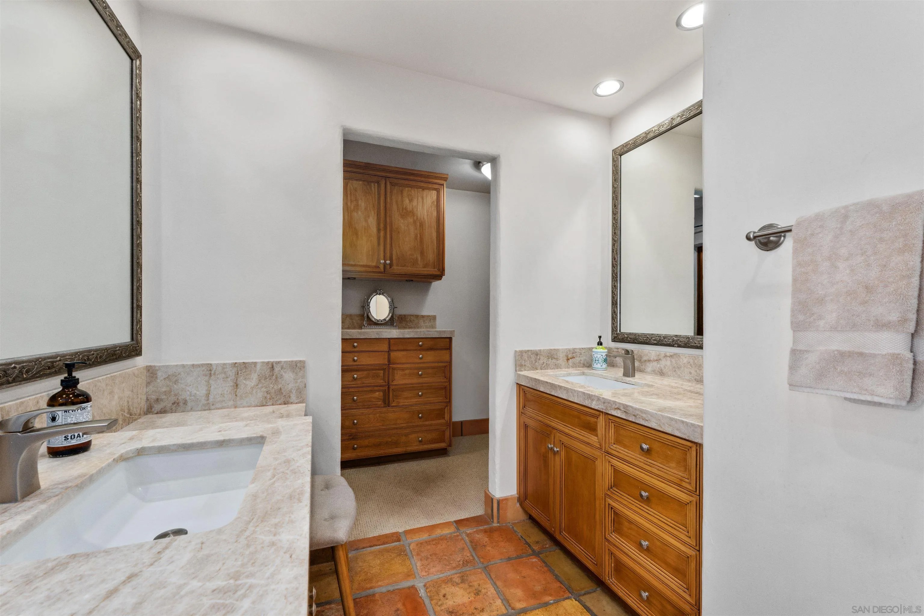 Poway, California, 92064, United States, 5 Bedrooms Bedrooms, ,4 BathroomsBathrooms,Residential,Active,2035583